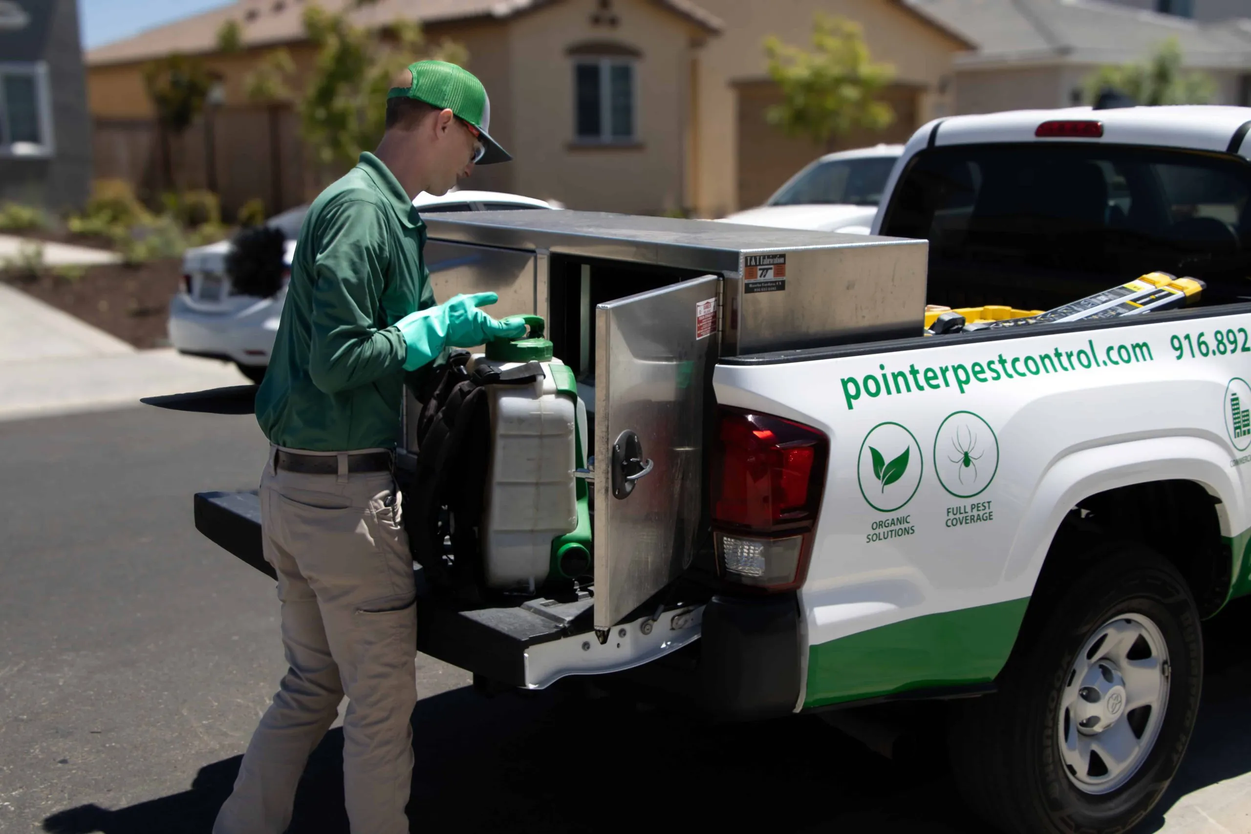 Pointer Pest Control team and truck serving the greater Sacramento area